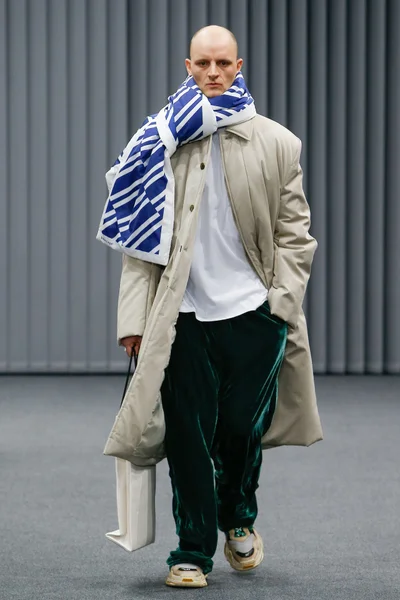 Look 22